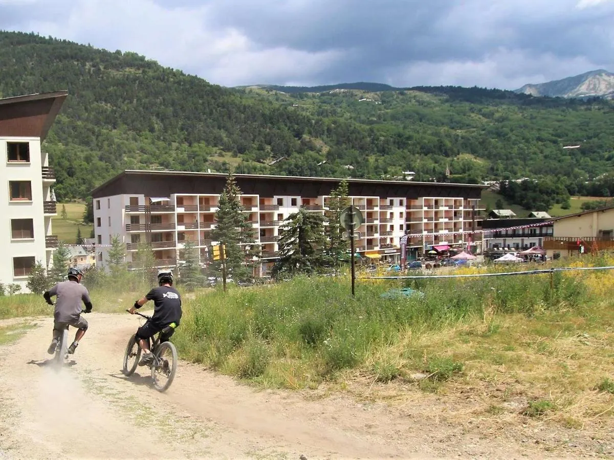 Apartment Studio Lumineux 4 Pers., Balcon Sud, Pieds Des Pistes - Serre Chevalier - Fr-1-330F-120